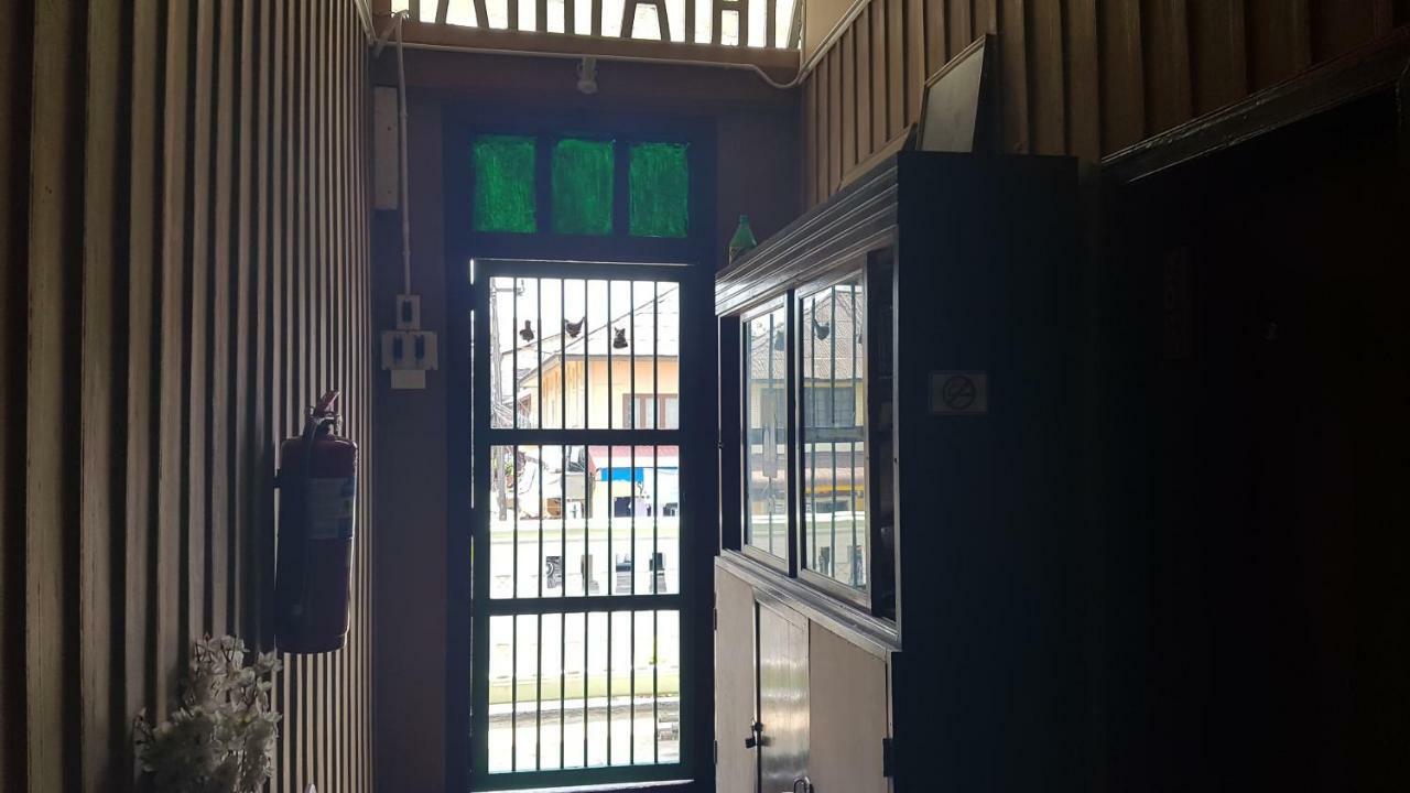 The Midtown Hotel And Cafe Trang Extérieur photo
