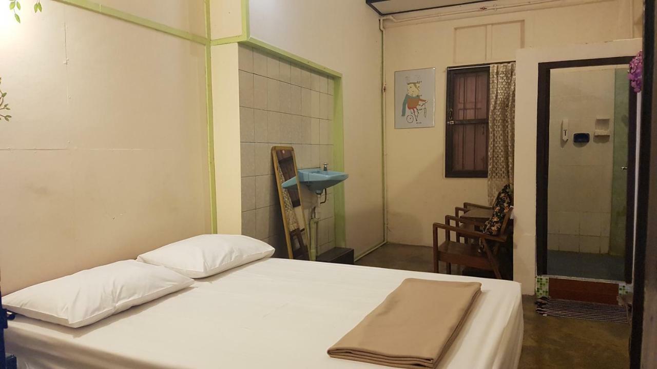 The Midtown Hotel And Cafe Trang Extérieur photo